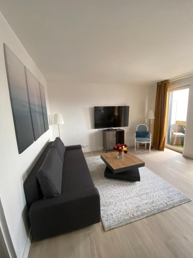 Grand Appartement Courbevoie Paris Exterior photo